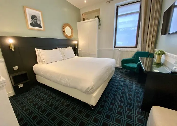 Hotel Etoile Trocadéro Parigi