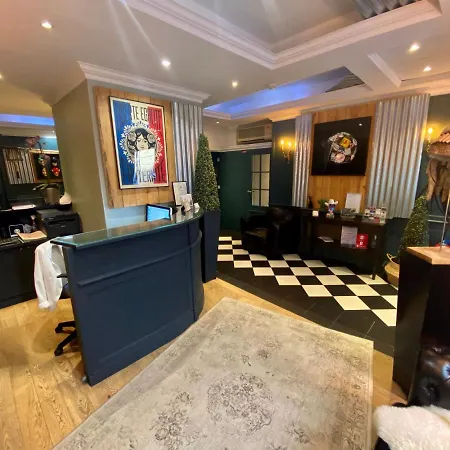 Etoile Trocadero 3*